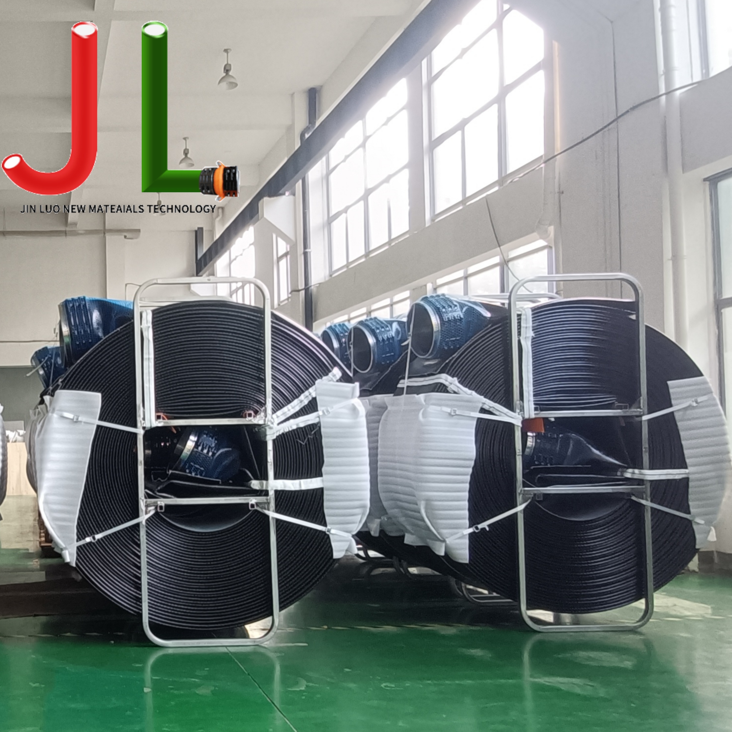 Hos layflat TPU yang retak